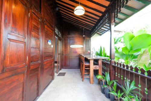 Bed & Breakfast Surfer Paradise Villas Bali