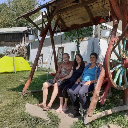 Hostal Room In Bb - Camping Retreat In A Rural Way