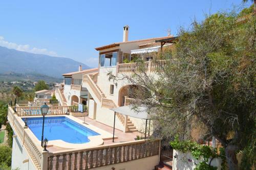 Villa With Amazing Views & Private Pool