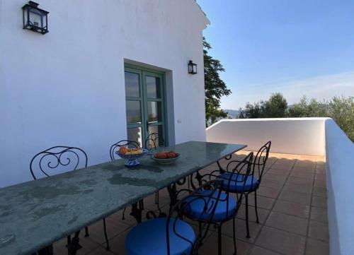 6-bed 5-bath Villa With Large Private Pool