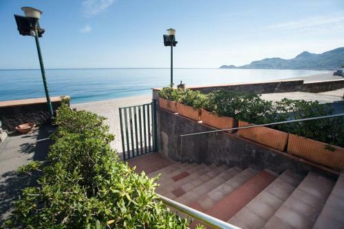 Apartamento Deluxe Blue Holiday Home Taormina Sea Front