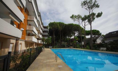 Two-bedroom Apartment In Residence By The Beach With Shared Pool