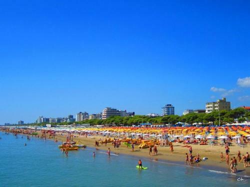 Spacious Villa Located In Lignano Pineta
