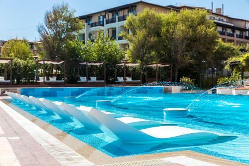 Hotel Oasis Beach Club