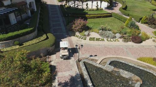 Hotel Oasis Beach Club