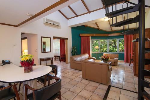 Hotel Villas Del Rio Luxury Suites By Vrhost