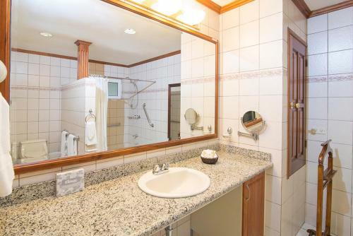 Hotel Villas Del Rio Luxury Suites By Vrhost
