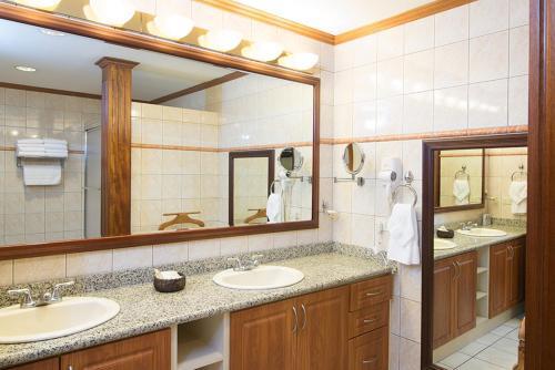 Hotel Villas Del Rio Luxury Suites By Vrhost
