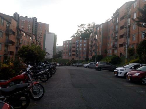 Apartamento 201 Amplio Y C�modo Medellin 90 Mts