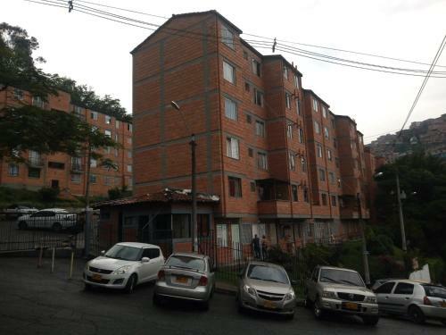 Apartamento 201 Amplio Y C�modo Medellin 90 Mts