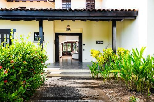 Villa Dream House In Prestigious Hacienda Pinilla