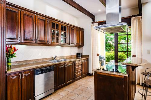 Villa Dream House In Prestigious Hacienda Pinilla