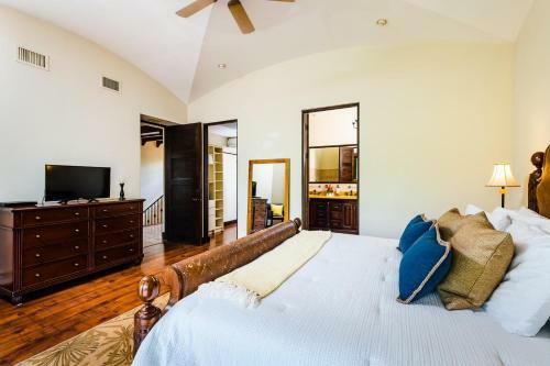 Villa Dream House In Prestigious Hacienda Pinilla