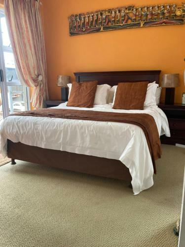 Hostal Brown Jug Guest House