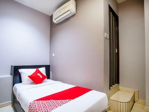 Oyo 44097 Avatarr Hotel