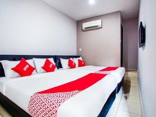 Oyo 44097 Avatarr Hotel