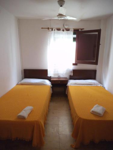 Hostal Casa De Huespedes La Pe�a
