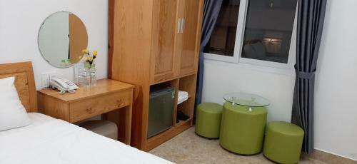 Hotel Kh�ch S?n H?ng Nguy�n