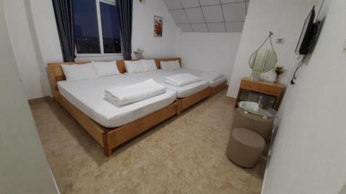 Hotel Kh�ch S?n H?ng Nguy�n