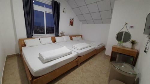 Hotel Kh�ch S?n H?ng Nguy�n