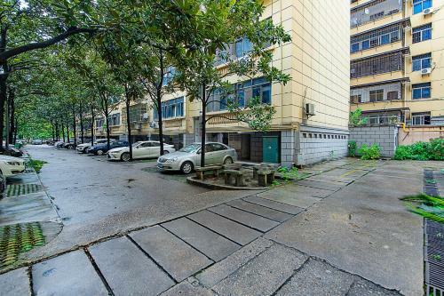 Locals Apartment House 20
