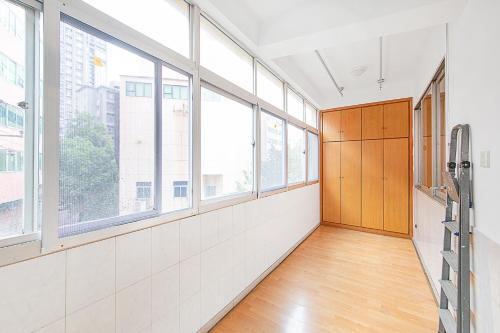 Locals Apartment House 20