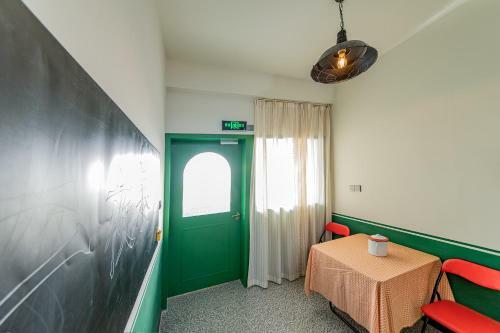 Locals Apartment House 40
