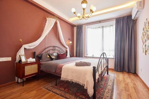 Locals Apartment House 02