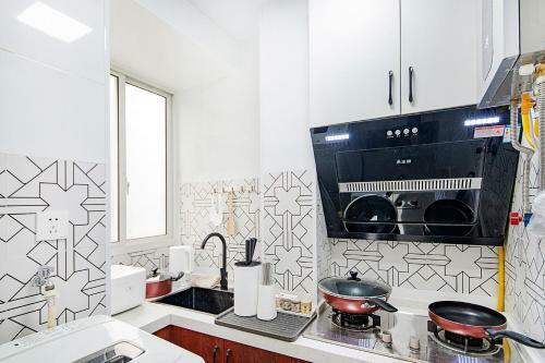 Locals Apartment Place 07