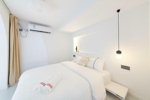 Locals Apartment House 15