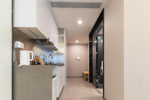 Locals Apartment Place 03