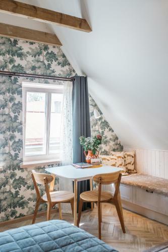 Hostal Kaksteist Apartments
