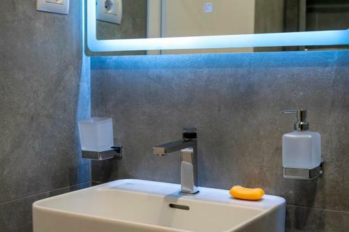 Golden Beach Residence - Deluxe Apartment
