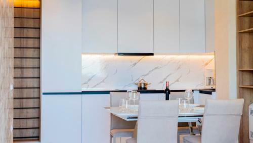Golden Beach Residence - Deluxe Apartment