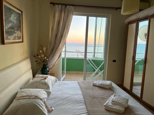 Stunning Sea View Apartment