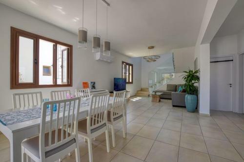 Villa Victoria Blue