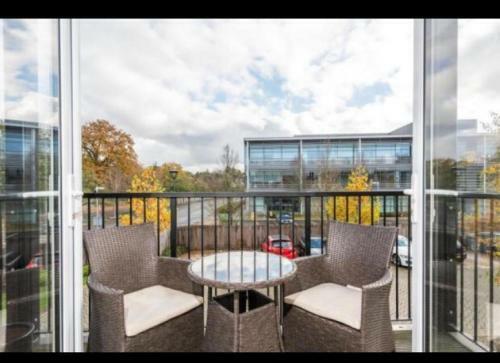 Lovely 1-bed Apartment In Addlestone
