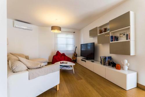 Villa Eagle Keyweek 4 Bedrooms Villa With Terrace