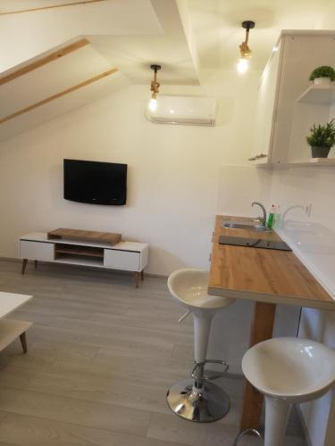 Apartment 3
