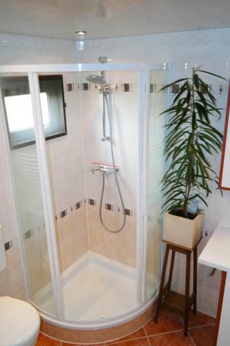 Bijzonder Chalet An Der Marina Met Sauna