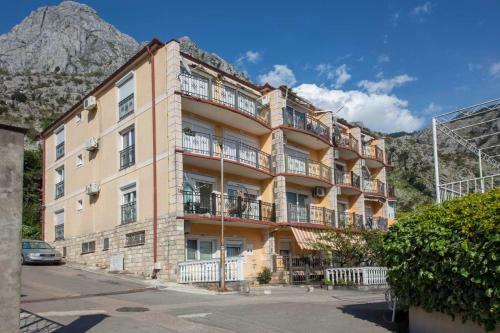 Ena Apartment