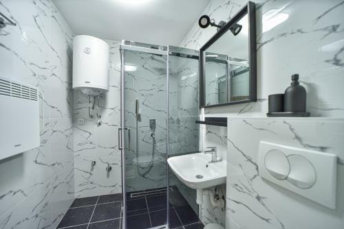 Beli Bor Apartmani Zlatibor