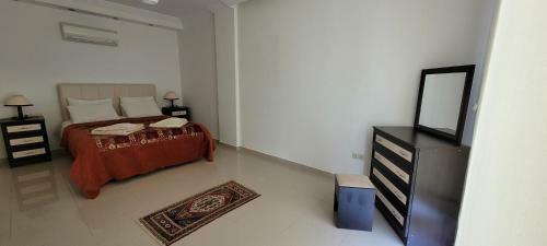 Immaculate 4-bed Villa With Large Garden And Pool
