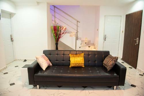 Luxury 3 Bedrooms Apart-24hrs Elect/wifi/security