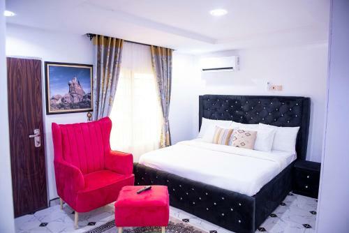 Luxury 3 Bedrooms Apart-24hrs Elect/wifi/security