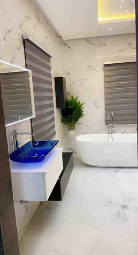 Apartamento Cheerful Two Bedroom Vacation Home With A Pool