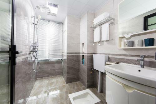 Locals Apartment Place 24