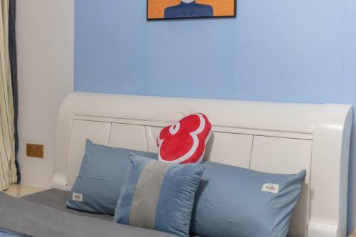 Locals Apartment Inn 16