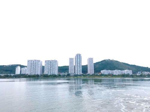 Apartamento C?n H? Ti?n Nghi, View ??p H? Long