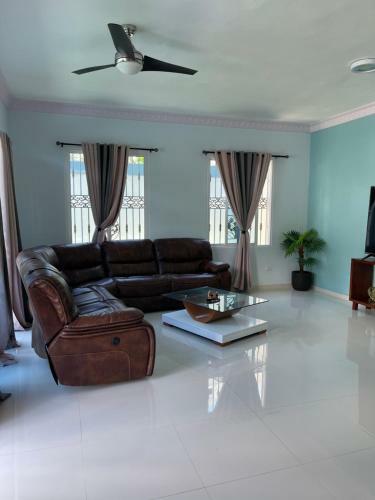 1-2-3 Villa/residencial